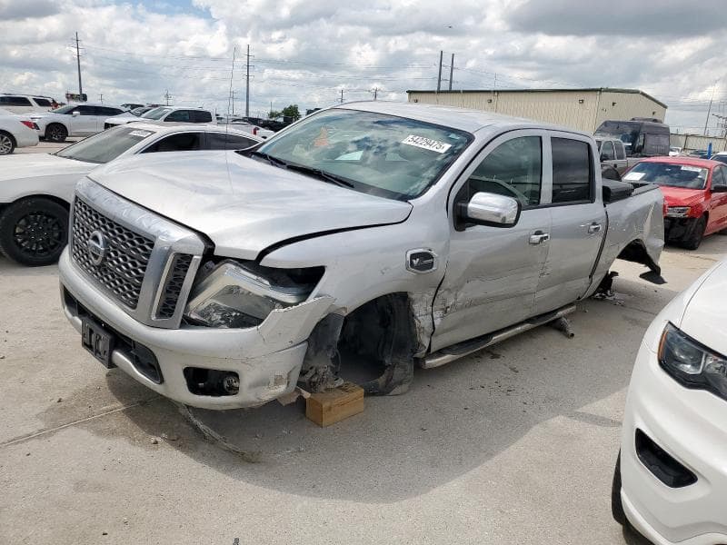 NISSAN TITAN