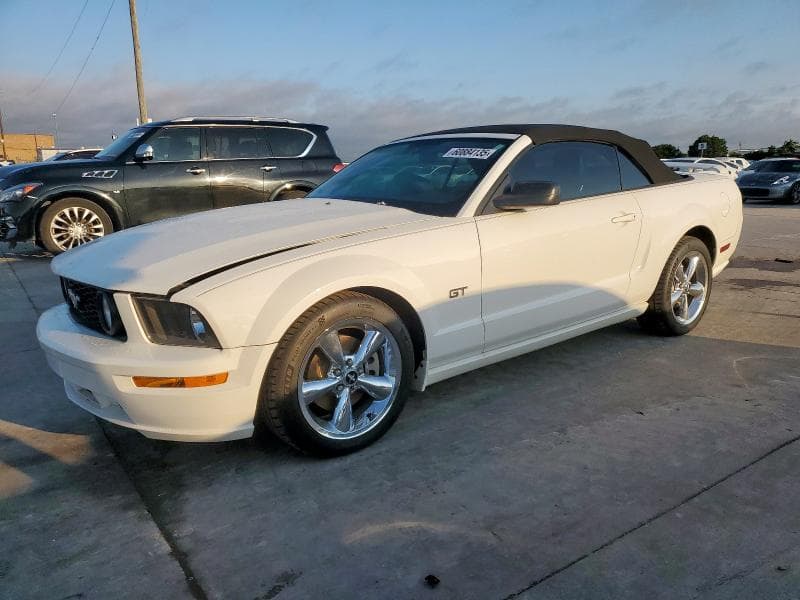 FORD MUSTANG