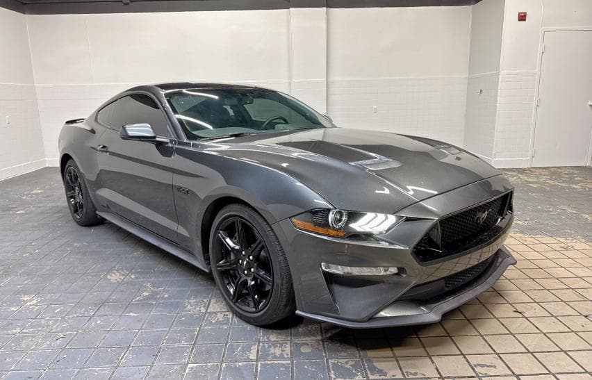 FORD MUSTANG
